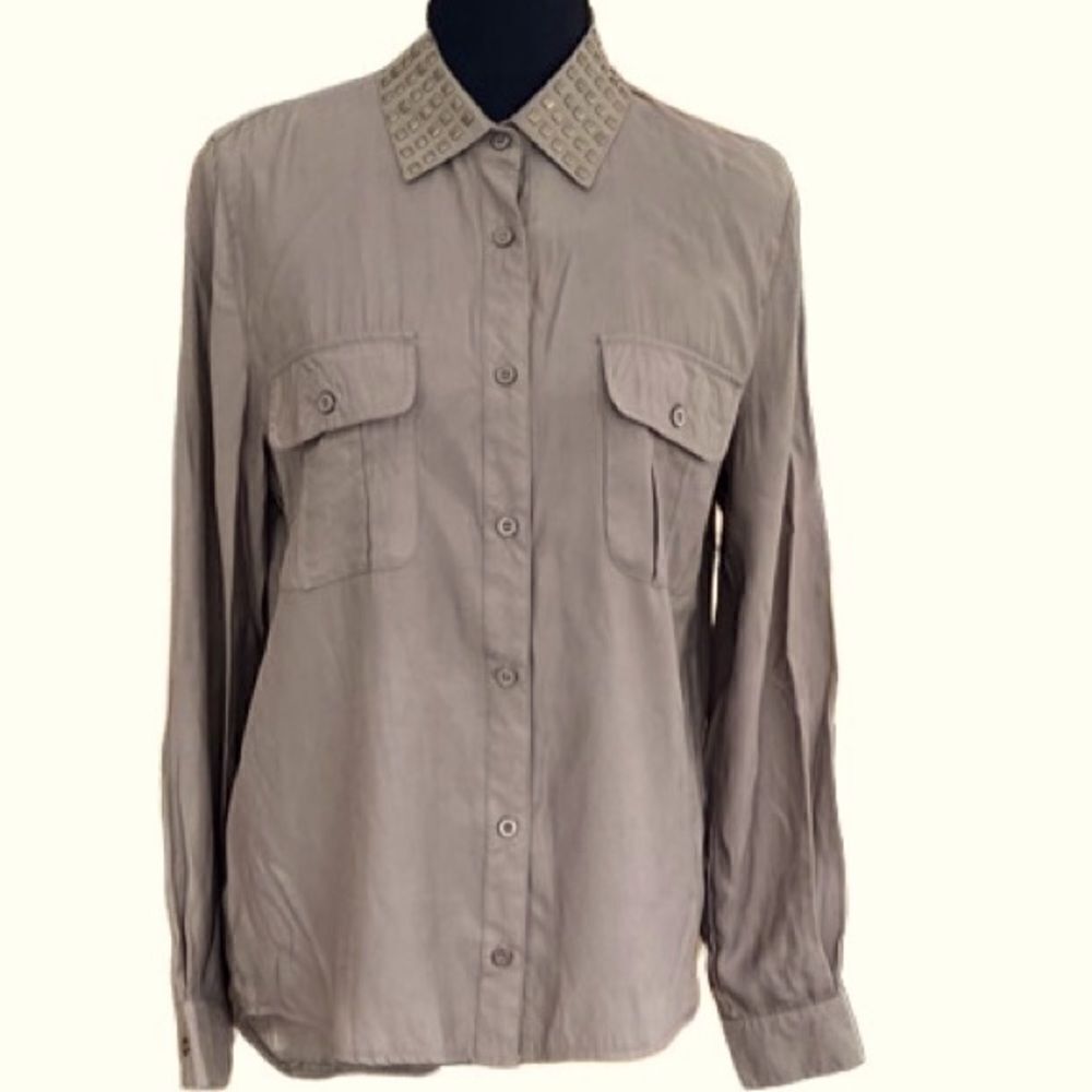 New with tags Sans Souci button front shirt with collar embellishment size S
